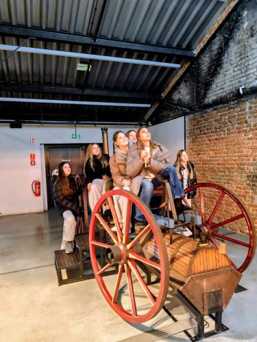 Edukacyjna podróż w głąb historii w ramach przedsięwzięcia MEN „Wyjście z klasą”