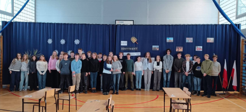 Uczestnicy konkursu na wspólnej fotografii.